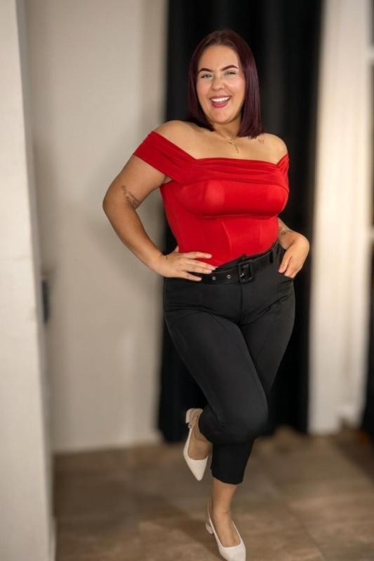 Miss Venezuela - modelo para fotografía de ropa en Gamarra